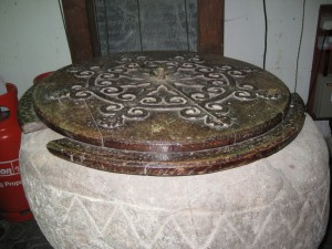 Byton - Herefordshire - St. Mary - font lid