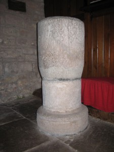 Kenchester - Herefordshire - St. Michael - font