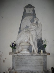 Kinnersley - Herefordshire - St. James - angel monument